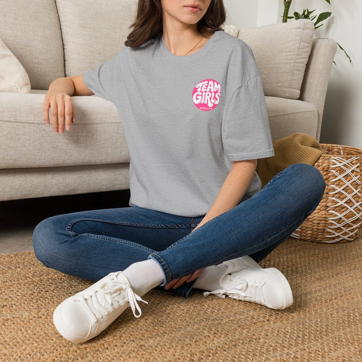 Team Girls Premium T-Shirt — Pink Retro Logo Tee for Women & Girls
