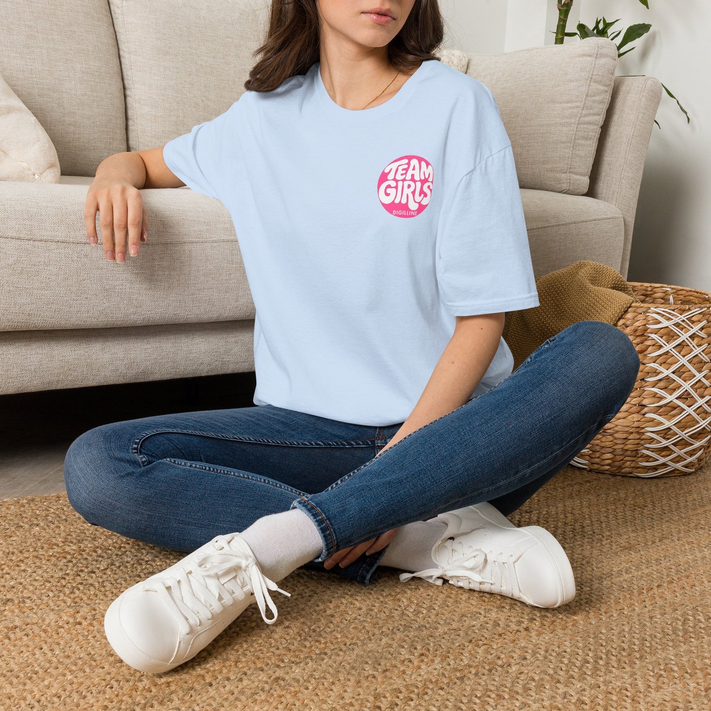 Team Girls Premium T-Shirt — Pink Retro Logo Tee for Women & Girls